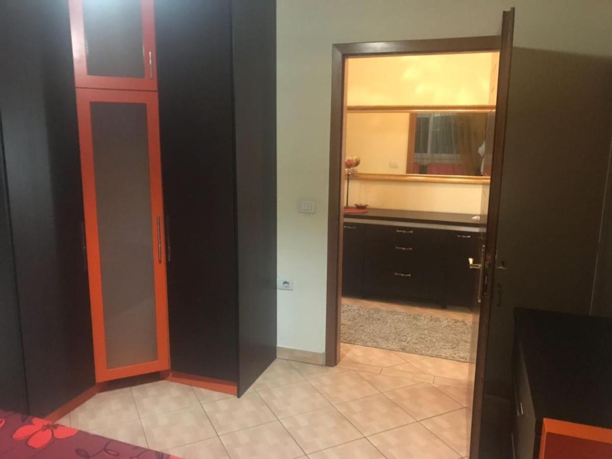 Lovely 2 Bedroom Apartment Tirana Zewnętrze zdjęcie