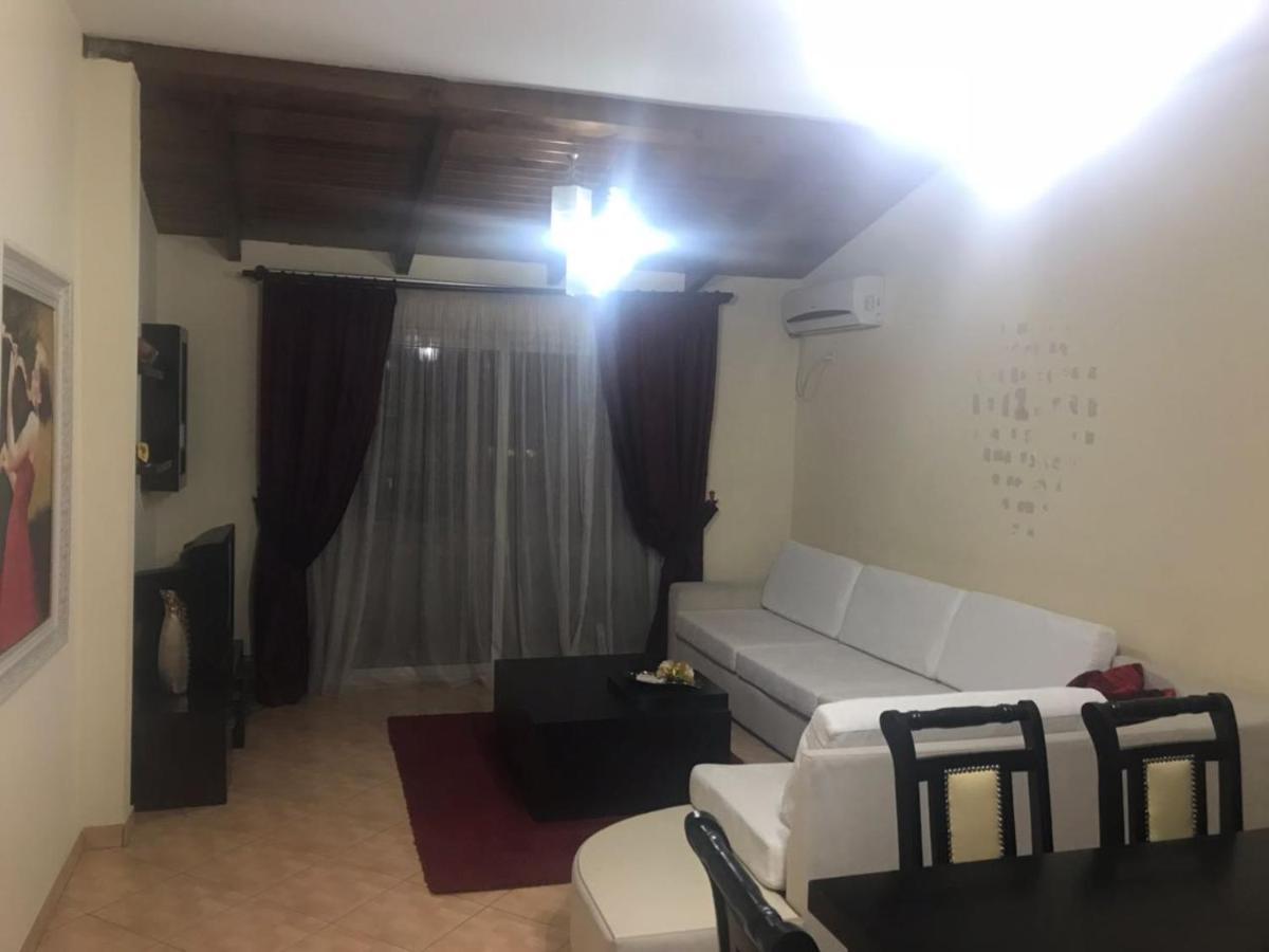 Lovely 2 Bedroom Apartment Tirana Zewnętrze zdjęcie