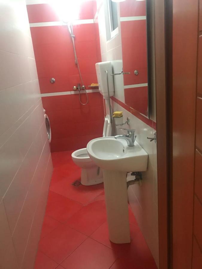 Lovely 2 Bedroom Apartment Tirana Zewnętrze zdjęcie