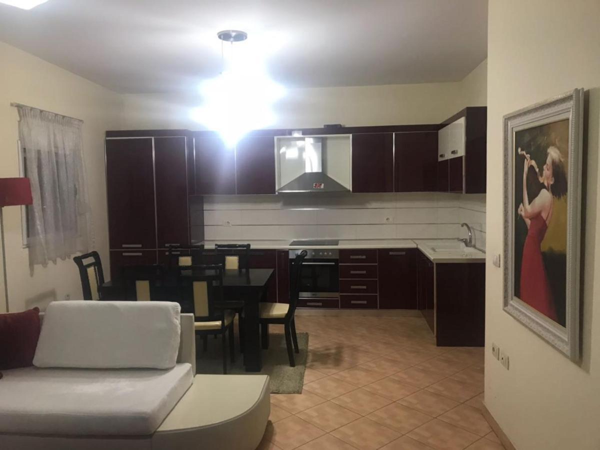 Lovely 2 Bedroom Apartment Tirana Zewnętrze zdjęcie